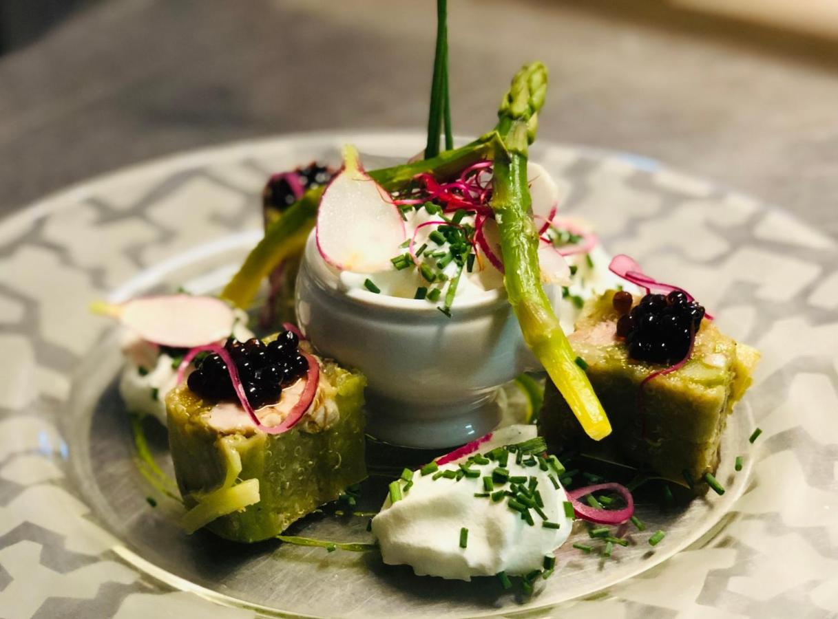 Hotel Lou Caleu Restaurant Le Rocher Des Abeilles Saint-Martin-de-Castillon المظهر الخارجي الصورة
