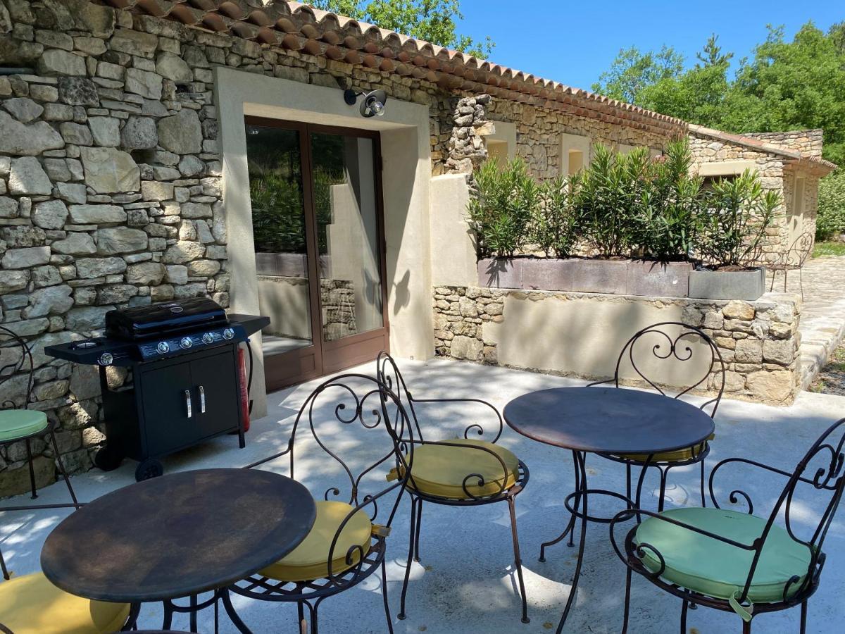Hotel Lou Caleu Restaurant Le Rocher Des Abeilles Saint-Martin-de-Castillon المظهر الخارجي الصورة