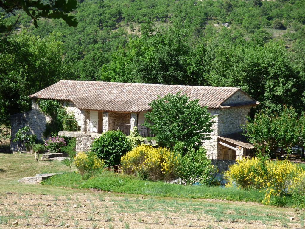 Hotel Lou Caleu Restaurant Le Rocher Des Abeilles Saint-Martin-de-Castillon المظهر الخارجي الصورة