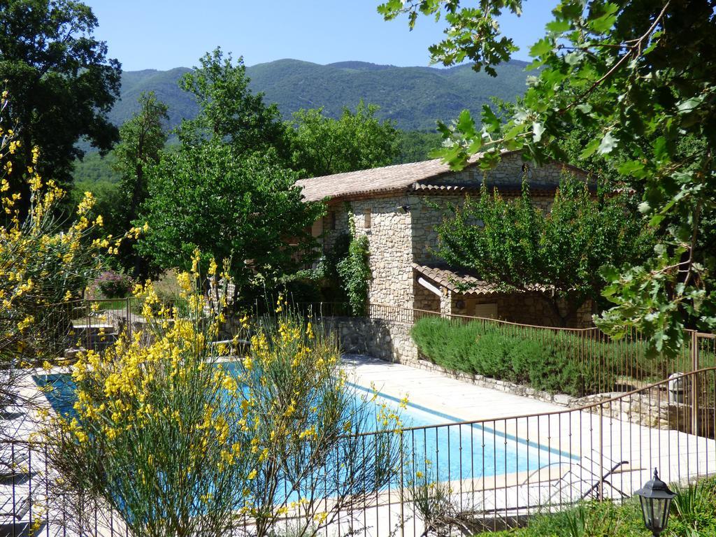 Hotel Lou Caleu Restaurant Le Rocher Des Abeilles Saint-Martin-de-Castillon المظهر الخارجي الصورة