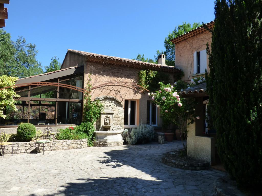 Hotel Lou Caleu Restaurant Le Rocher Des Abeilles Saint-Martin-de-Castillon المظهر الخارجي الصورة