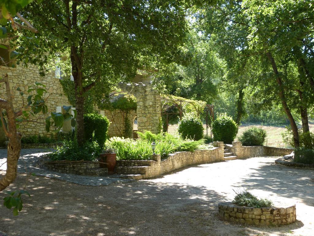 Hotel Lou Caleu Restaurant Le Rocher Des Abeilles Saint-Martin-de-Castillon المظهر الخارجي الصورة