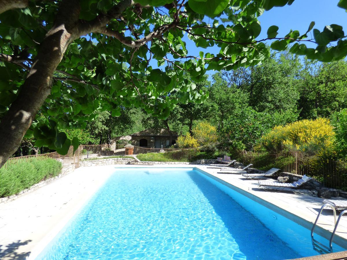 Hotel Lou Caleu Restaurant Le Rocher Des Abeilles Saint-Martin-de-Castillon المظهر الخارجي الصورة